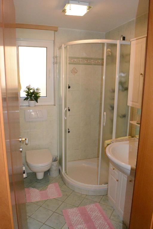 Haus Orta room 3